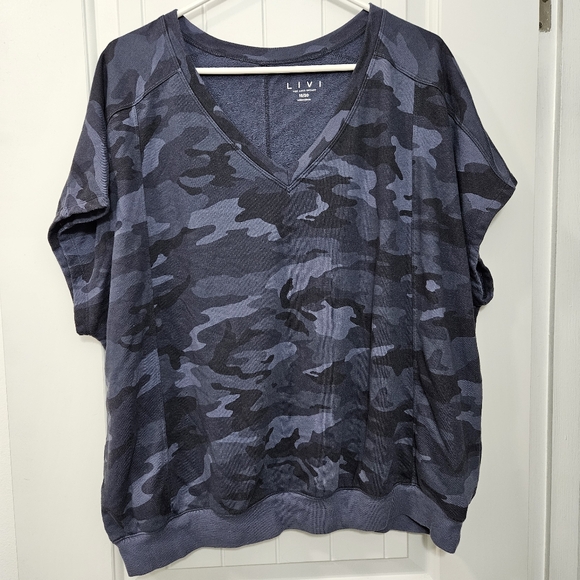 Lane Bryant Tops - LIVI V-neck Pullover Short Sleeve Sweatshirt Navy Camo Plus Size 18/20